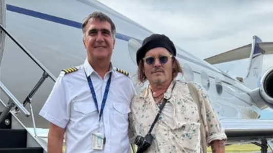 Johnny Depp llegó a la Argentina en un avión piloteado por Antonio Laje