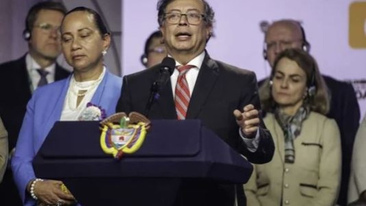 Parte del gabinete del Gobierno colombiano renuncia tras el polémico Consejo de Ministros televisado