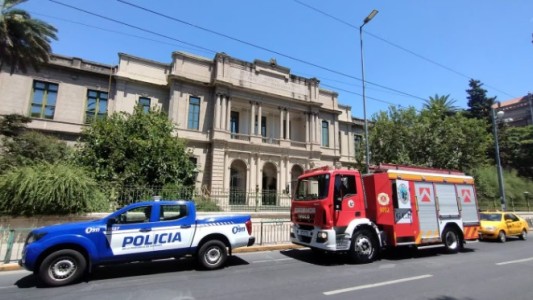 Se produjo un incendio en la escuela Alejandro Carbó