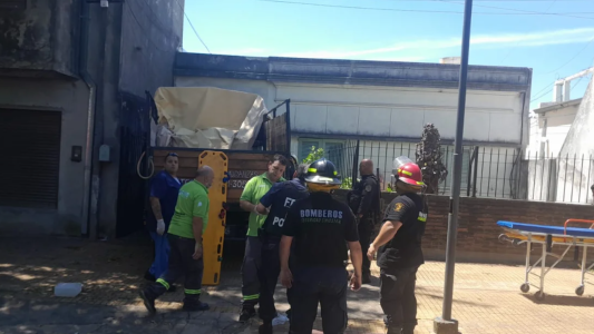 Manejaba un flete, se descompensó al volante y murió tras chocar contra una casa