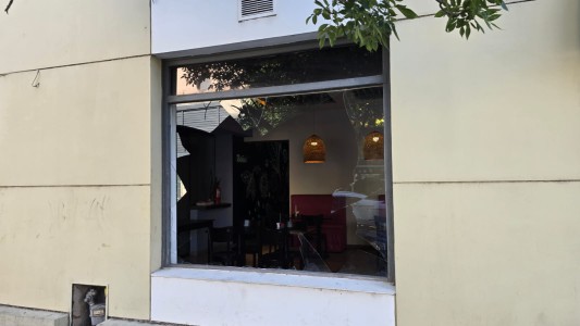 Rompió una ventana para robar una panadería y terminó detenido