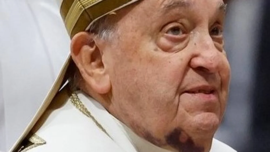 El Papa Francisco permanece en estado crítico y preocupa su insuficiencia renal