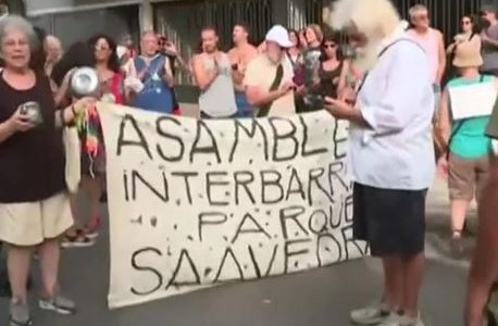 Acto de la juventud libertaria: vecinos de Saavedra recibieron a Karina Milei con un cacerolazo