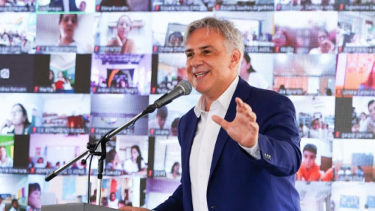 Llaryora inauguró el ciclo lectivo 2025 y pidió diálogo en medio del paro docente