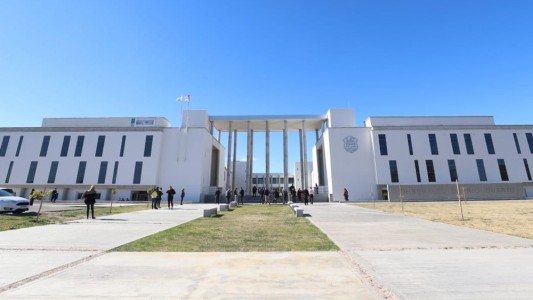 Juzgan a un joven por asesinar a su madre tras perforarle el corazón con una reja en General Cabrera