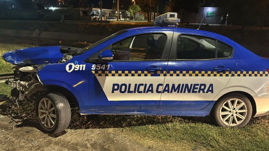 Un colectivo de Tamse embistió a un móvil de la Policía Caminera en la madrugada de este miércoles