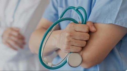 Alfabetización genética y resiliencia familiar: un llamado urgente en el Día de las Enfermedades Poco Frecuentes