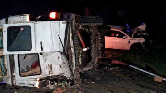 Grave choque: un hombre sufrió traumatismo de cráneo y hay varios heridos