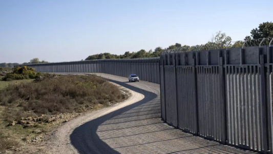 Turquía levantará un muro en su frontera con Grecia para frenar la llegada de inmigrantes