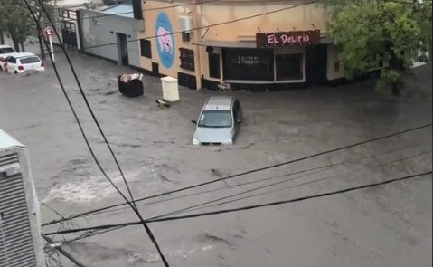 Video: así fue subiendo el nivel del agua en el temporal que azotó a Bahía Blanca