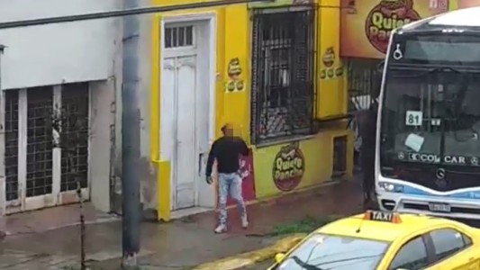 Video: detuvieron a un hombre por agredir al chofer de un colectivo