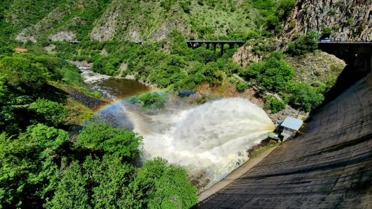 Tras las lluvias, los principales diques de Córdoba superaron el nivel de vertedero