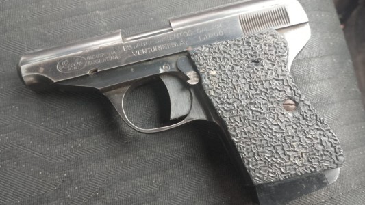 Operativo en barrio Independencia: detenidos y armas incautadas