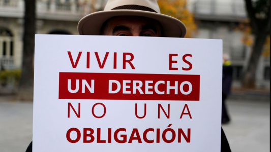 "Sufre un padecimiento grave": la jueza avaló la eutanasia de una joven que había frenado su padre