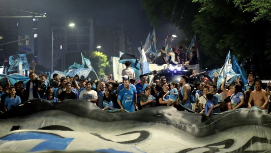 Los hinchas de Belgrano iniciaron los festejos por su aniversario 120 en las calles de Alberdi