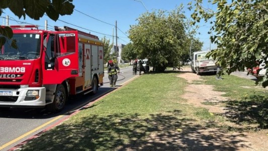 Video: una retroexcavadora rompió un caño maestro de gas: hay evacuados