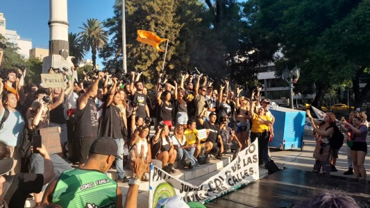 "Camarazo” por Pablo Grillo en Plaza San Martín