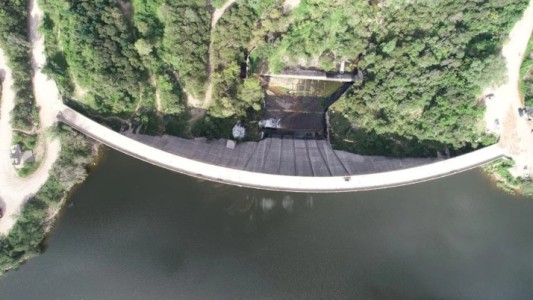 Tras las lluvias, el embalse La Quebrada alcanza su mejor nivel en años