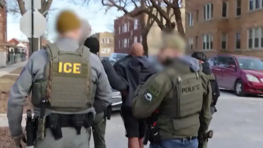 La Corte Suprema de Estados Unidos avala la deportación de inmigrantes bajo una ley del siglo XVIII