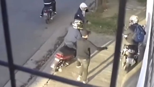 Balearon a un hombre de 63 años para robarle la moto en Córdoba: es el tercer caso similar en una semana