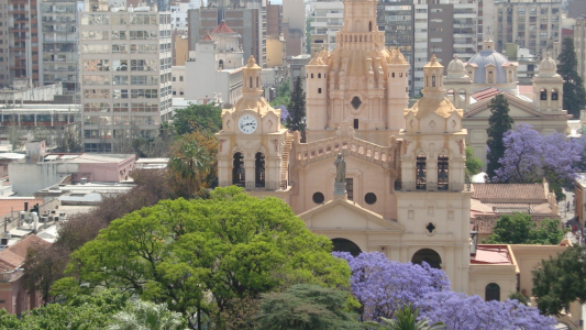 El clima en Córdoba: fuertes vientos y temperaturas templadas para el fin de semana