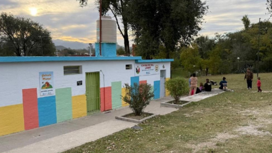 Vecinos de Liniers se oponen a la construcción de una escuela en la plaza Manuel Belgrano