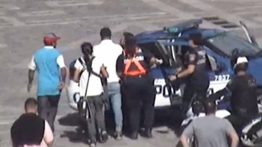 Policías salvaron a una bebé que se había atragantado con una galleta en Plaza San Martín