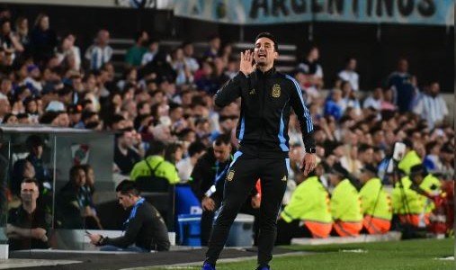 “Voy con Leo”: La respuesta de Scaloni al ser consultado por Messi y Maradona
