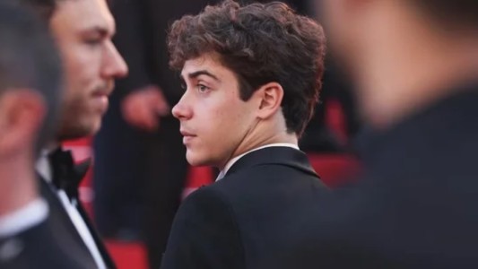 Las fotos de Franco Colapinto en el Festival de Cannes: "Hoy aprendí lo que es un smoking y un moño"