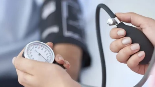 Redefinen los valores de la presión arterial para prevenir infartos y ACV
