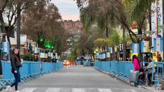 215° aniversario de la Revolución de Mayo con festividades y desfile