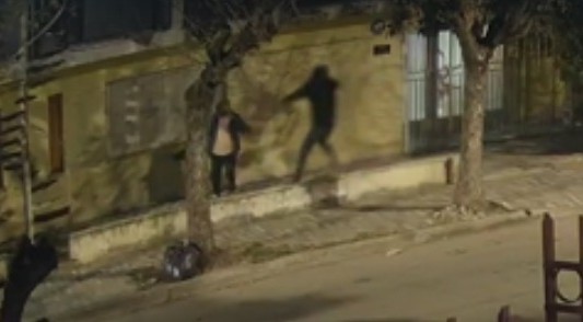 Indignante: en menos de dos semanas, motochorros atacaron a la misma familia en barrio Los Granados