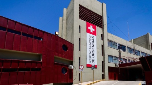 Siniestro vial: un joven de 21 años chocó a bordo de su moto y se encuentra en grave estado