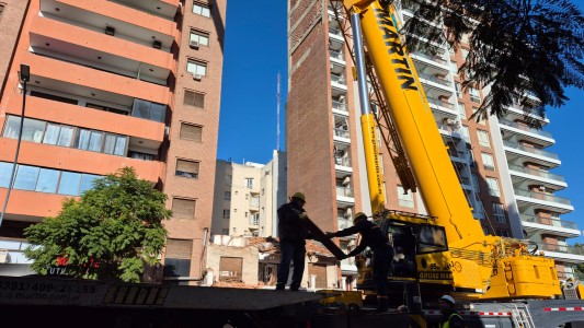 A tres semanas del trágico derrumbe, comenzó la demolición en el revestimiento del edificio