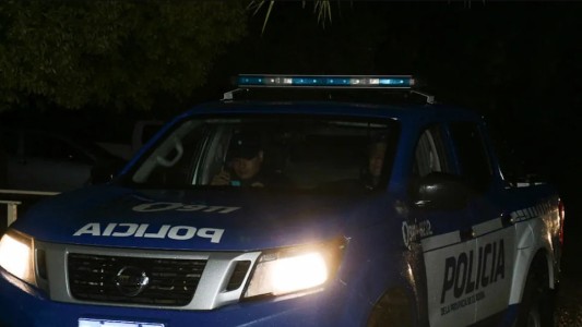 Un motociclista fue hospitalizado tras chocar contra un auto en Córdoba