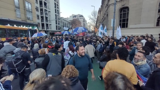 Movilización en el centro de Córdoba tras el fallo de la Corte sobre Cristina Kirchner