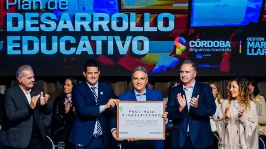 Córdoba recibió un reconocimiento por su labor en el ámbito educativo