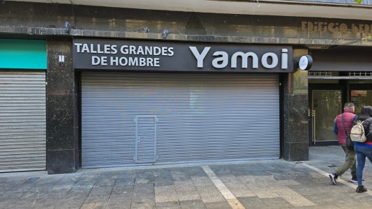 Insólito: la despidieron del trabajo, se negó a irse y sus compañeros la encerraron