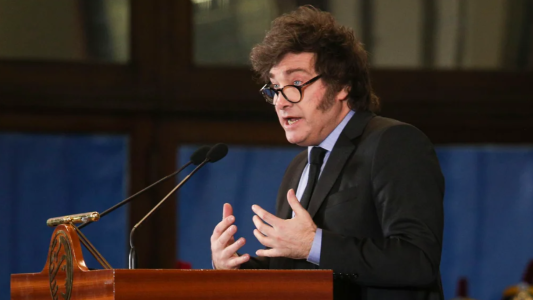 Tras el fallo por YPF,  Milei culpó a Kicillof y lo llamó "inútil soviético"