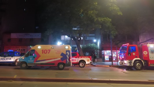 Incendio en pleno centro de Córdoba: internaron a una joven y evacuaron a 25 personas