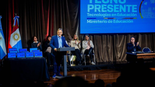 Córdoba avanza en inclusión digital: más de 48 mil netbooks entregadas a instituciones educativas