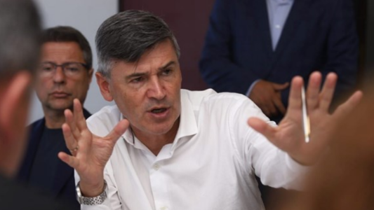 Passerini anuncia regulación integral de aplicaciones y avances en obras y transporte en Córdoba