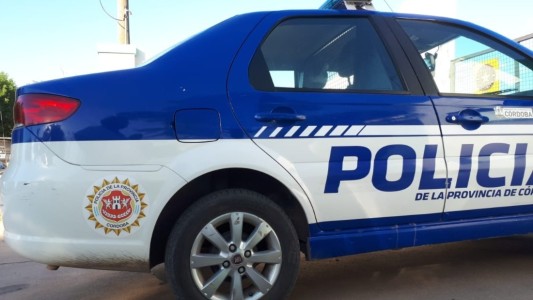 Un policía baleó a un hombre que amenazó con un cuchillo a una empleada en una estación