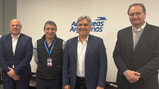 Llaryora se reunió con el presidente de Aerolíneas Argentinas por logísticas aéreas