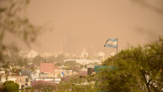 El viento sacudió Córdoba: ráfagas de hasta 135 km/h, tormentas y caída de granizo