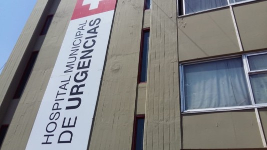 Una joven intentó frenar una pelea y recibió un disparo en la cabeza: está en estado crítico