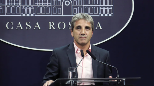 Advertencia de Caputo a los bancos: “Si insisten con no acatar las normas, habrá que tomar medidas”