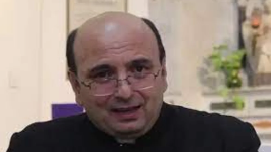 Israel bombardeó la única iglesia católica de Gaza y resultó herido un cura argentino