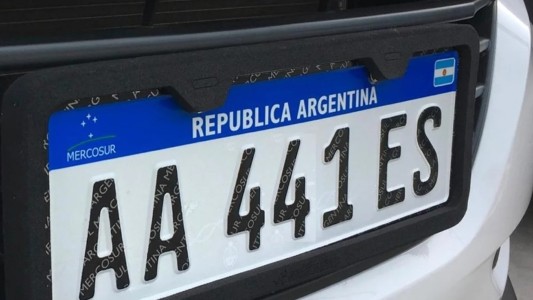 Faltan patentes en todo el país y desde la oposición exigen respuestas: "Es inadmisible"