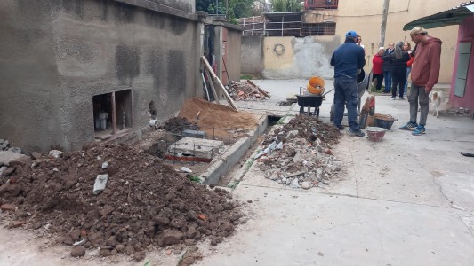 Cloacas colapsadas y abandono: el drama que viven los vecinos de Ejército Argentino